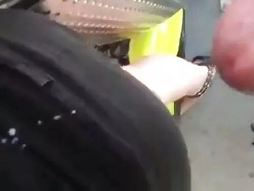 ஹை ஹீல்ஸ் அணிந்த அம் ...