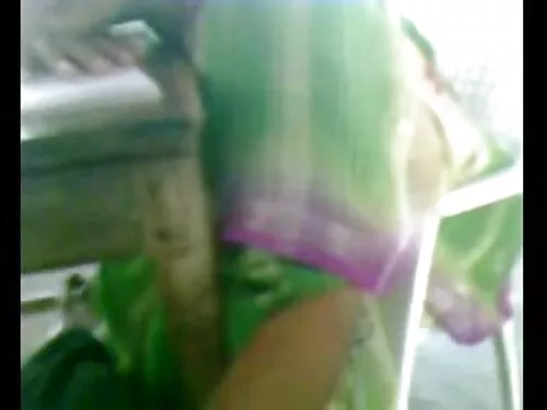பையன் ஹோட்டல் அறையில ...