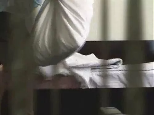 பையன் ஒரு வயது வந்த  ...