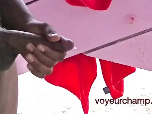 காலுறைகளில் முதிர்ந் ...
