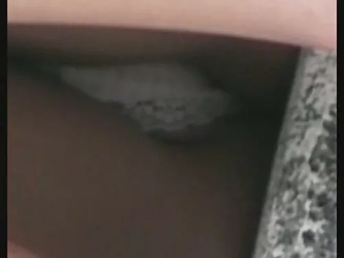 ஒரு வயது வந்த பெண் ஒ ...