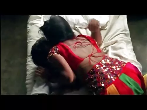 நரைத்த தலைமுடி கொண்ட ...