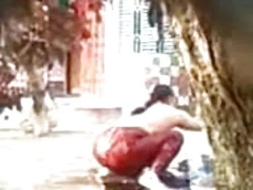 பக்கத்து வீட்டுக்கார ...